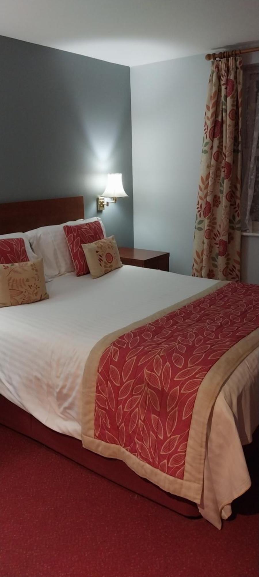 The Emmbrook 4* Wokingham
